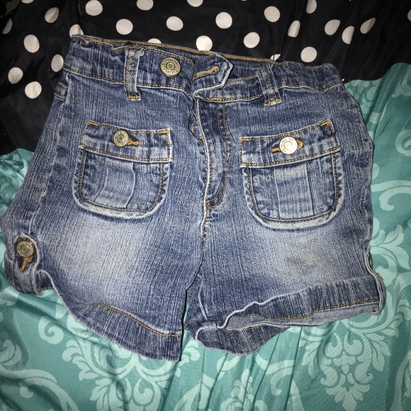 The childrens place shorts - Picture 1 of 2